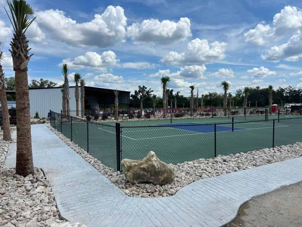 Commercial Chainlink image